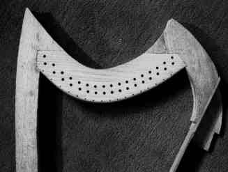 Detail vom Bau der kleinen zweichrigen Harfe - 2